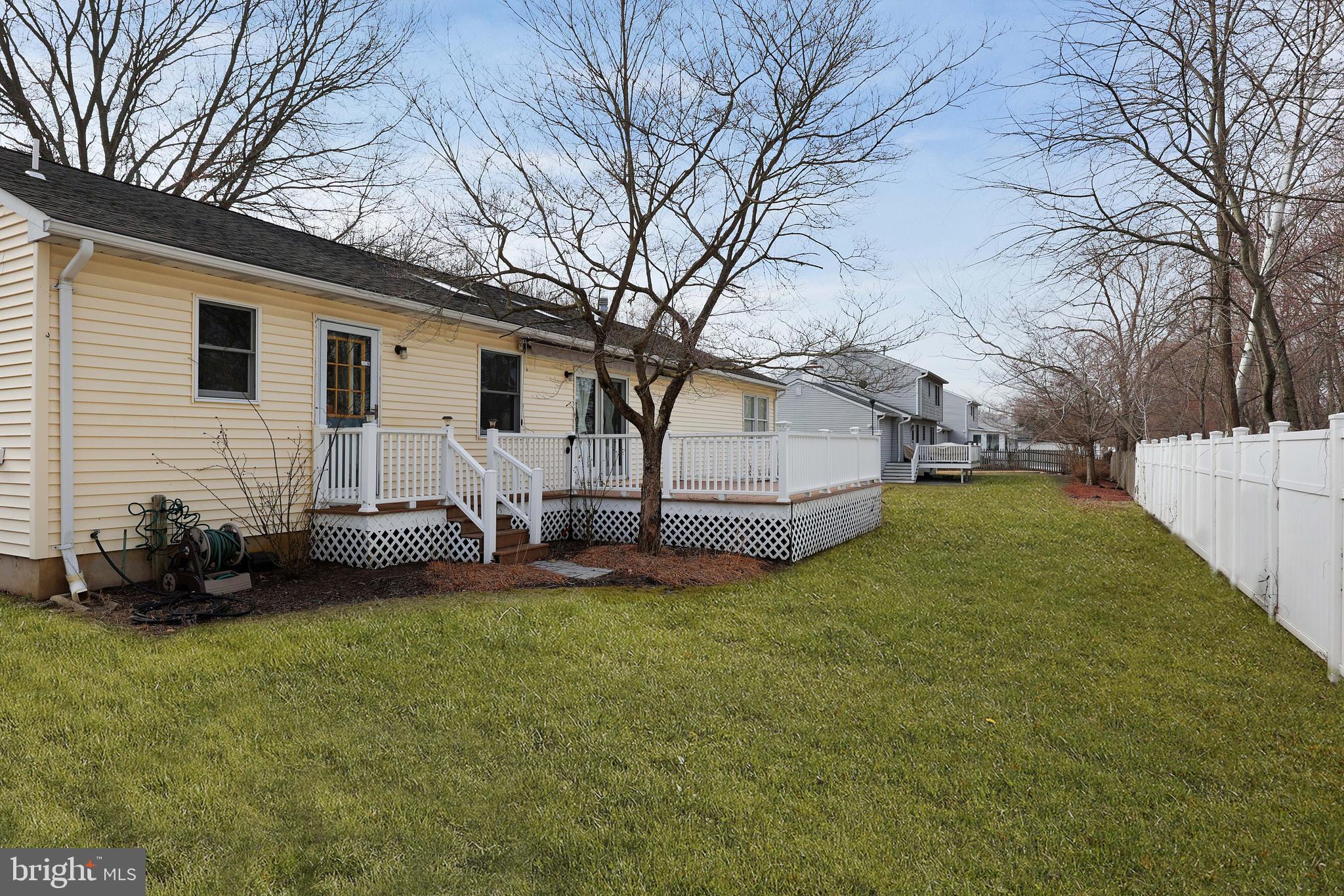 285 Manor Boulevard Hamilton, NJ 08620 - Photo 32 of 35 a view of a house with backyard and garden