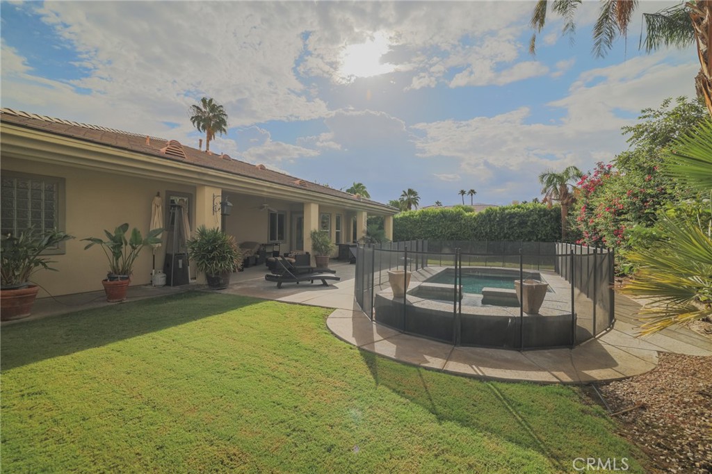 17 Bellisimo Court Rancho Mirage, CA 92270 - Photo 25 of 42 Spacious backyard