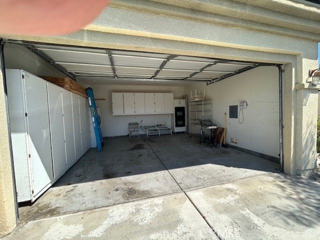 17 Bellisimo Court Rancho Mirage, CA 92270 - Photo 33 of 42 2 Car garage