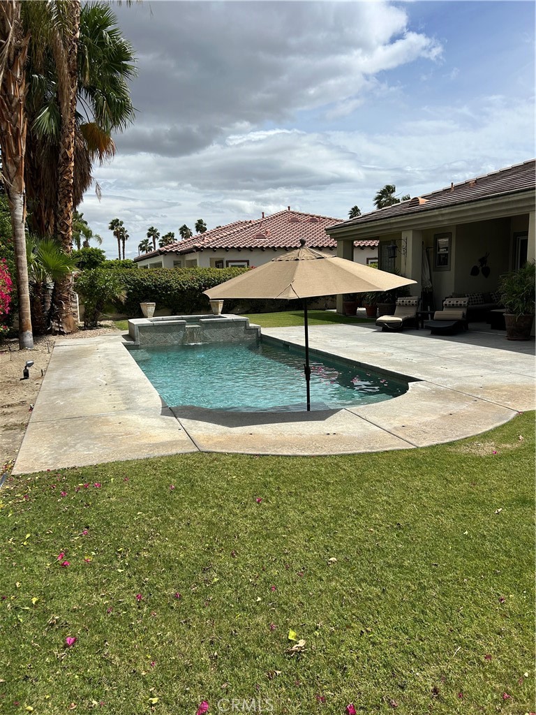 17 Bellisimo Court Rancho Mirage, CA 92270 - Photo 41 of 42 Beautiful back yard and private pool