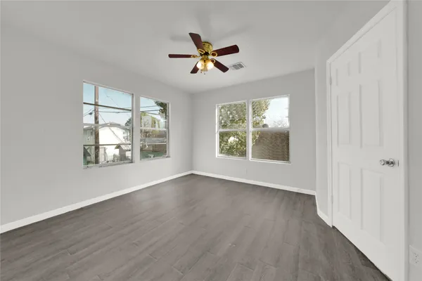 $425,000 | 106 Hanover Street, Houston, TX 77012