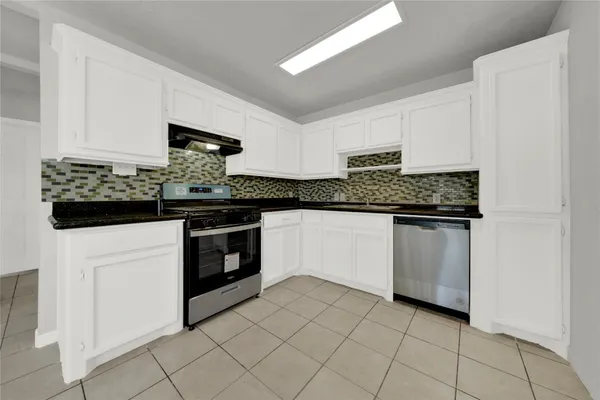 $425,000 | 106 Hanover Street, Houston, TX 77012