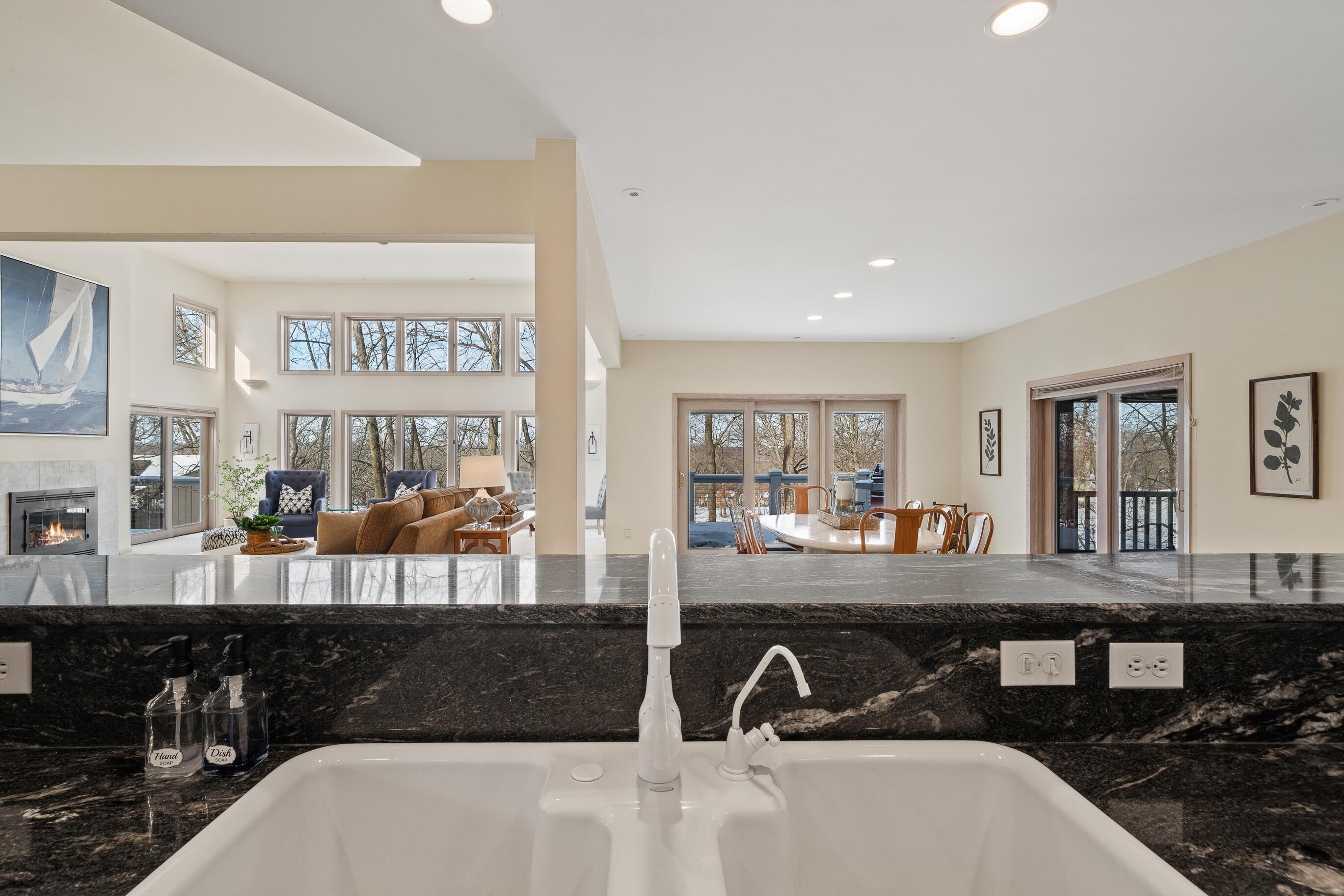410 Deerpath West Fontana, WI 53125 - Photo 21 of 77 kitchen5