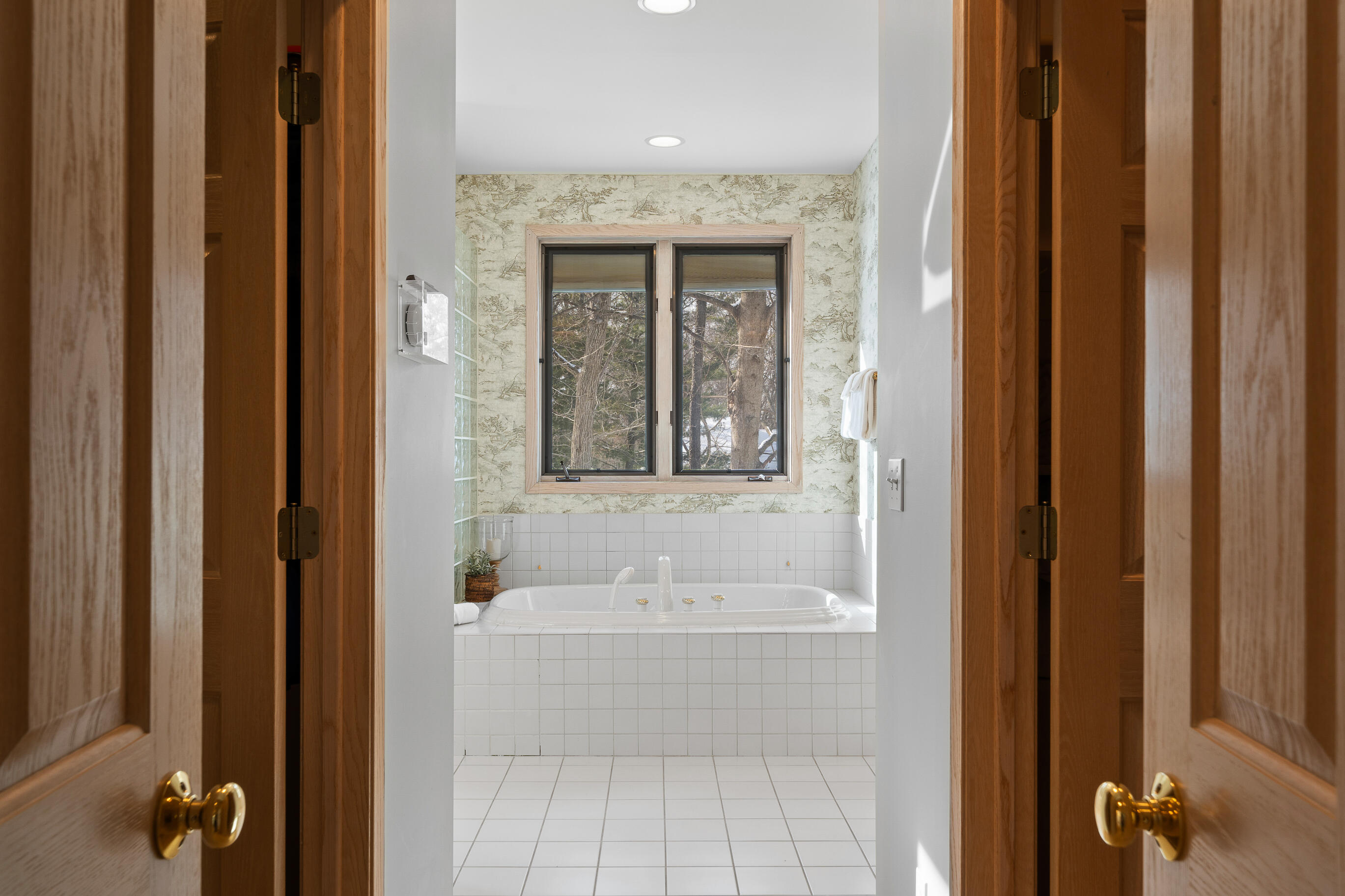 410 Deerpath West Fontana, WI 53125 - Photo 29 of 77 master bath