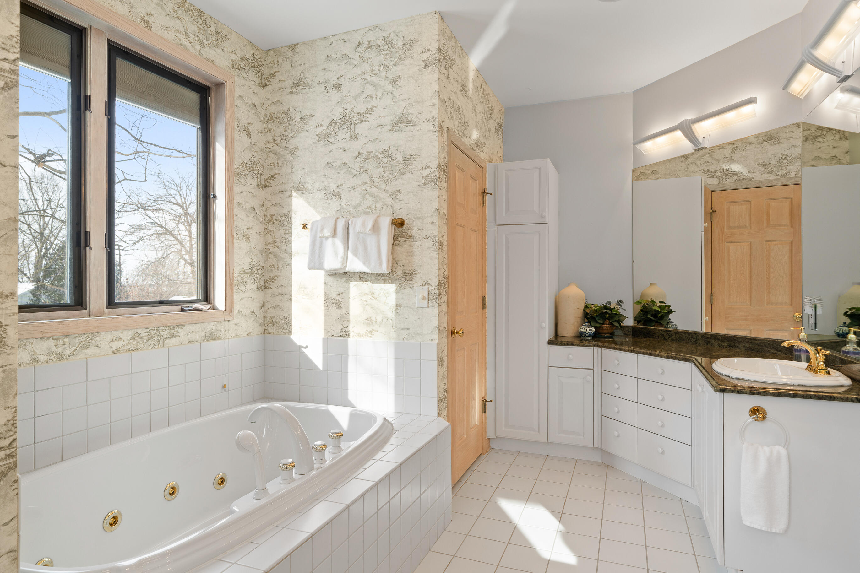 410 Deerpath West Fontana, WI 53125 - Photo 30 of 77 master bath3