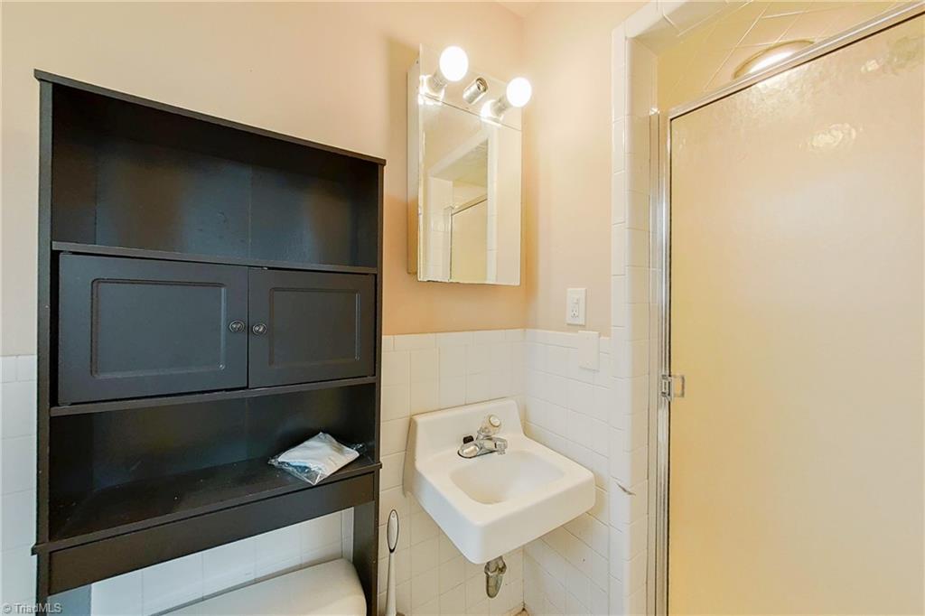 2001 Random Drive Greensboro, NC 27407 - Photo 14 of 22