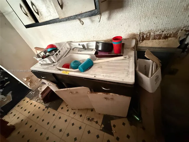 a picture of water heater room