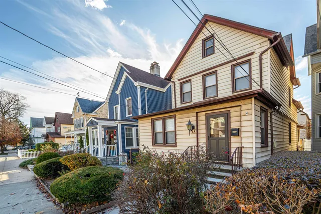 $555,000 | 38 West 43rd Street, Bayonne, NJ 07002