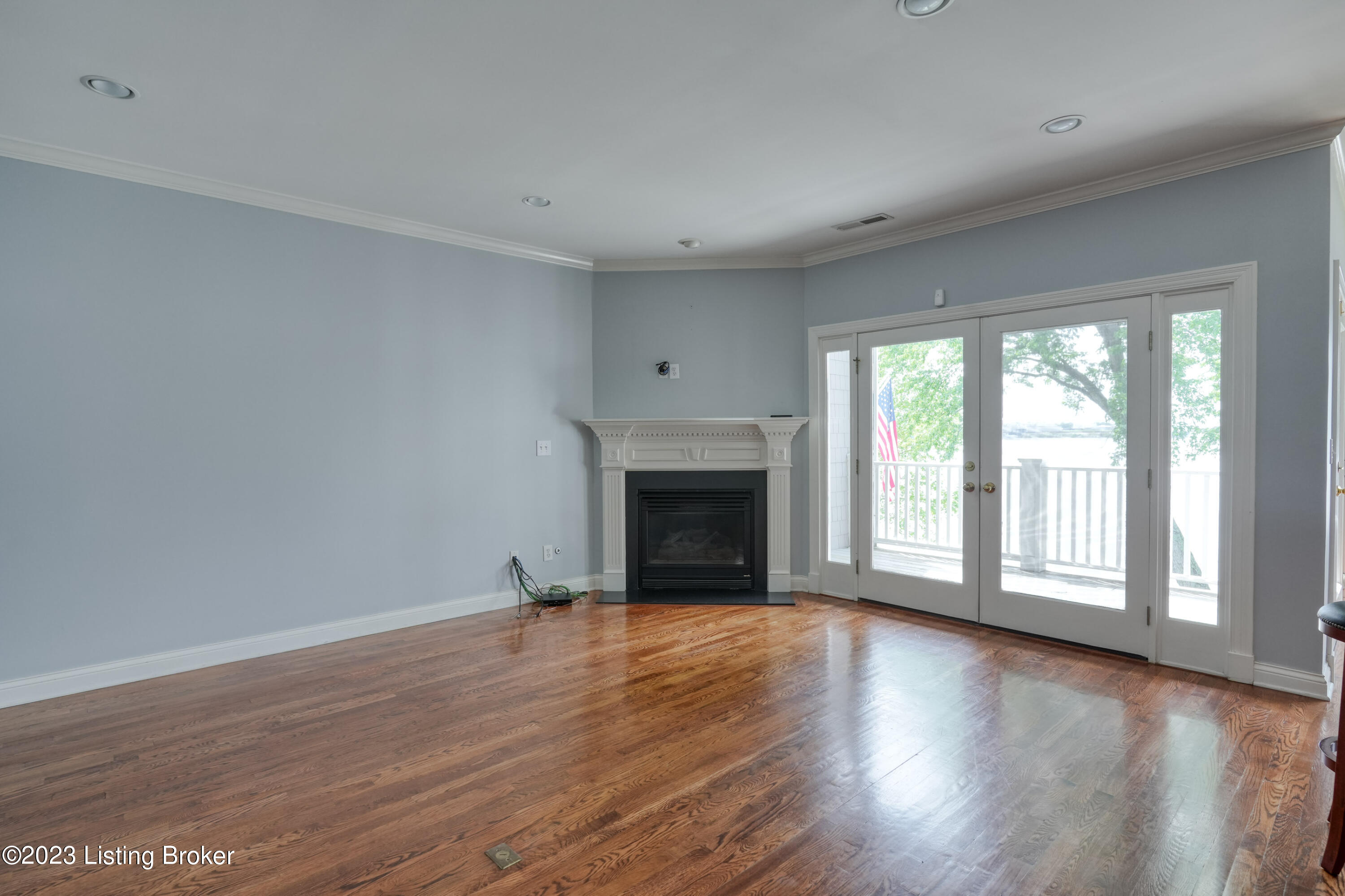 5337 Juniper Beach Road Prospect, KY 40059 - Photo 11 of 36 Great room with fireplace