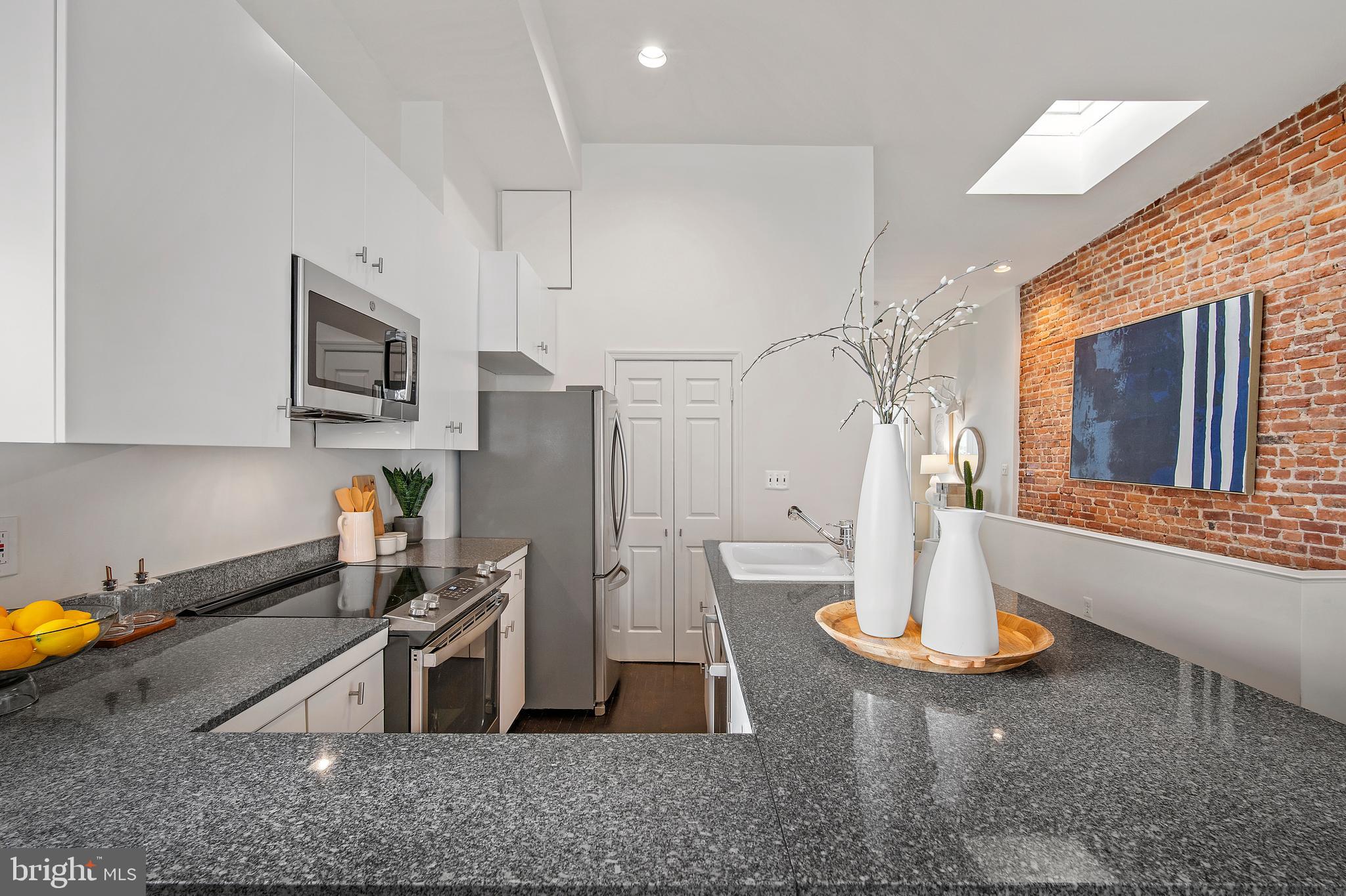 2015 Columbia Road Northwest, Unit 8 Washington, DC 20009 - Photo 10 of 27 Gallery Image 10
