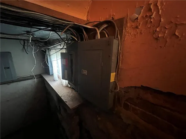 a view of walk in closet