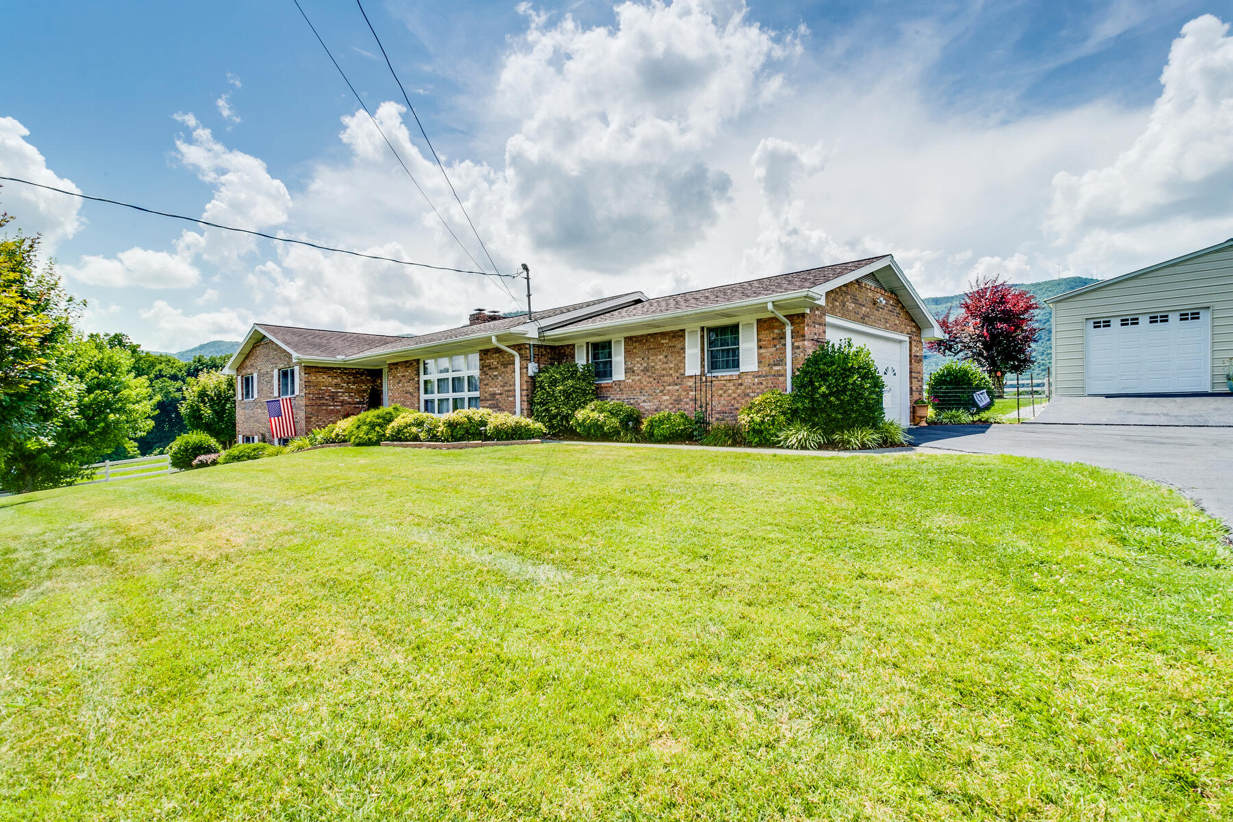 3606 Marbleton Road Johnson City, TN 37601 - Photo 3 of 39 003