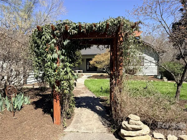 $1,747,000 | 1941 Landrum Road, Columbus, NC 28722