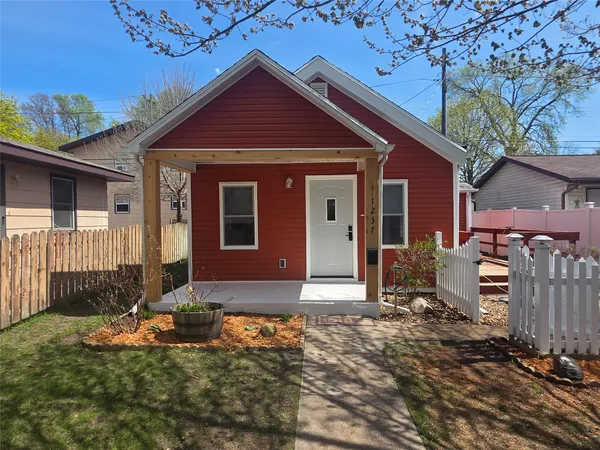 $220,000 | 1237 East Avenue South, La Crosse, WI 54601