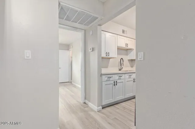 $945 | 3406 East Pinchot Avenue, Unit 12, Phoenix, AZ 85018