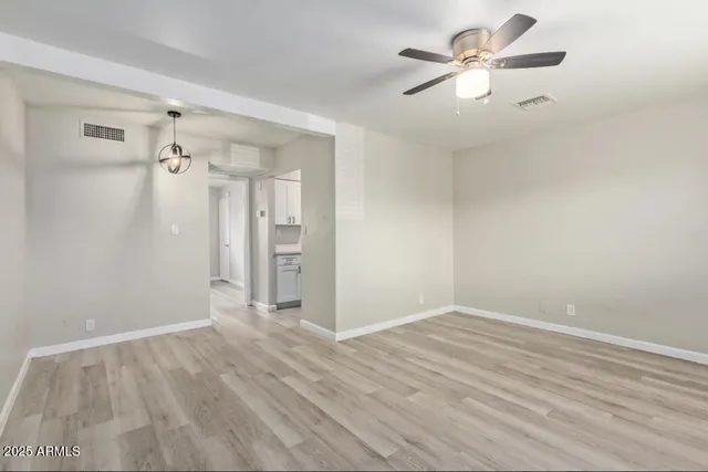 $945 | 3406 East Pinchot Avenue, Unit 12, Phoenix, AZ 85018