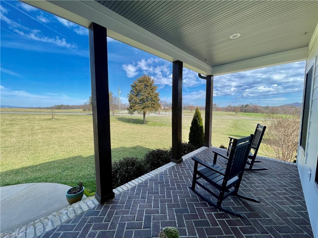 5337 Howell School Road Jonesville, NC 28642 - Photo 4 of 46 Gallery Image 4