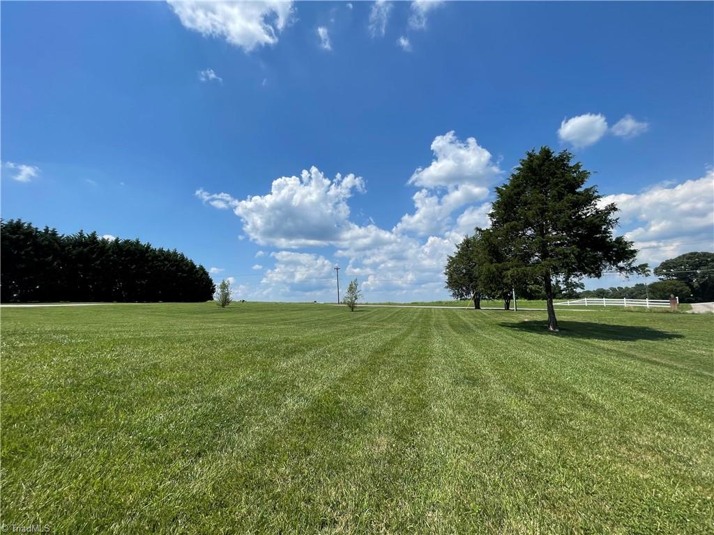 5337 Howell School Road Jonesville, NC 28642 - Photo 5 of 46 Gallery Image 5