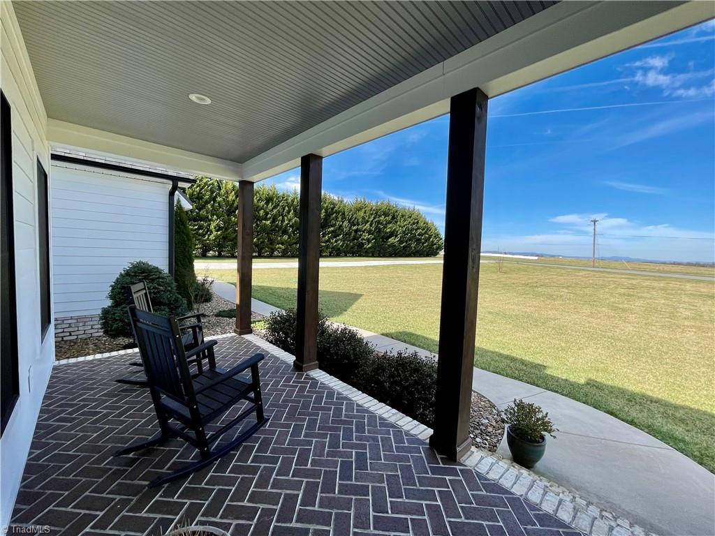 5337 Howell School Road Jonesville, NC 28642 - Photo 6 of 46 Gallery Image 6
