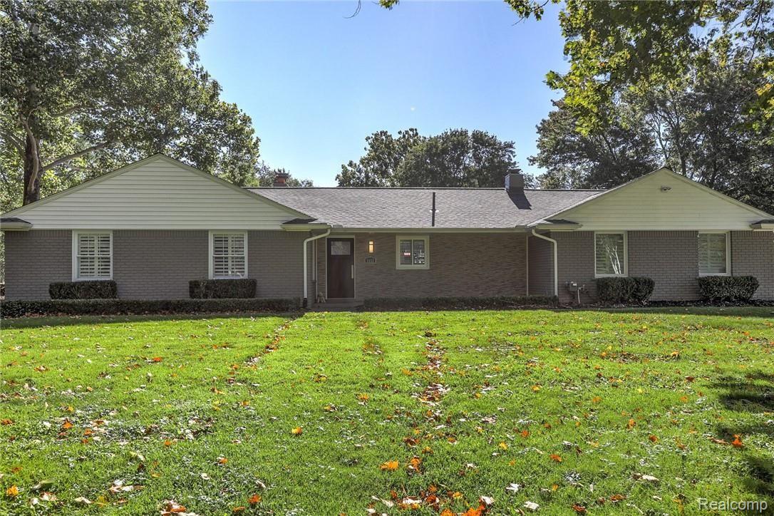 1052 Rock Spring Road Bloomfield Hills, MI 48304 - Photo 2 of 25 Freshly Painted Exterior