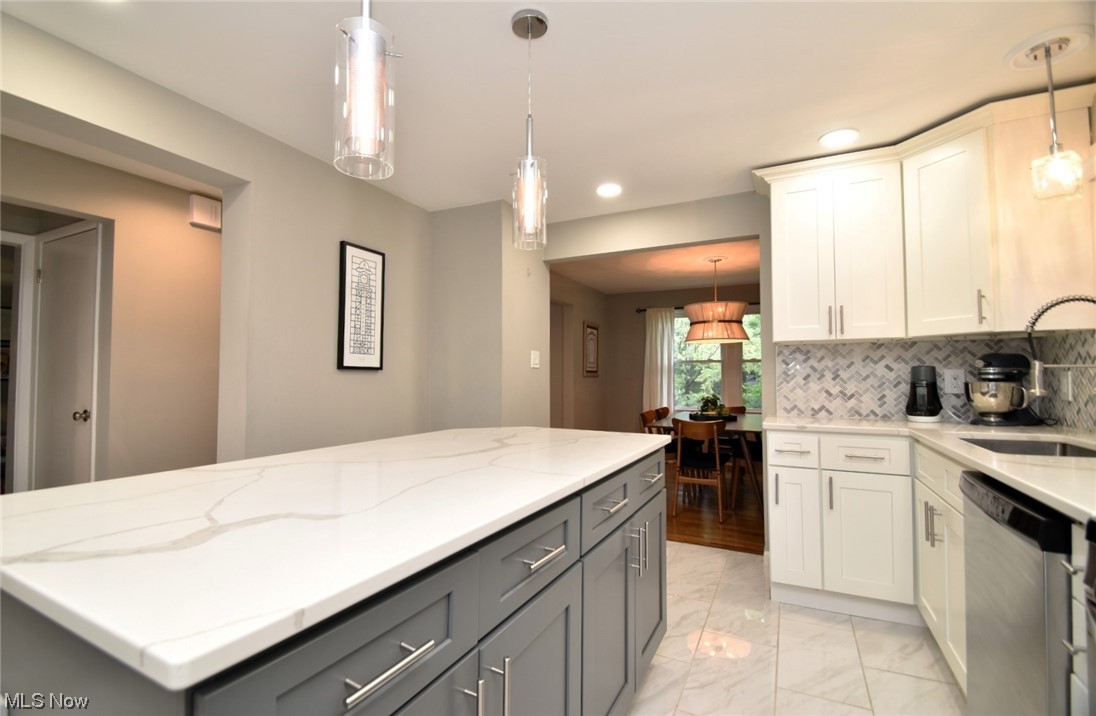2535 Charney Road Cleveland, OH 44118 - Photo 13 of 33
