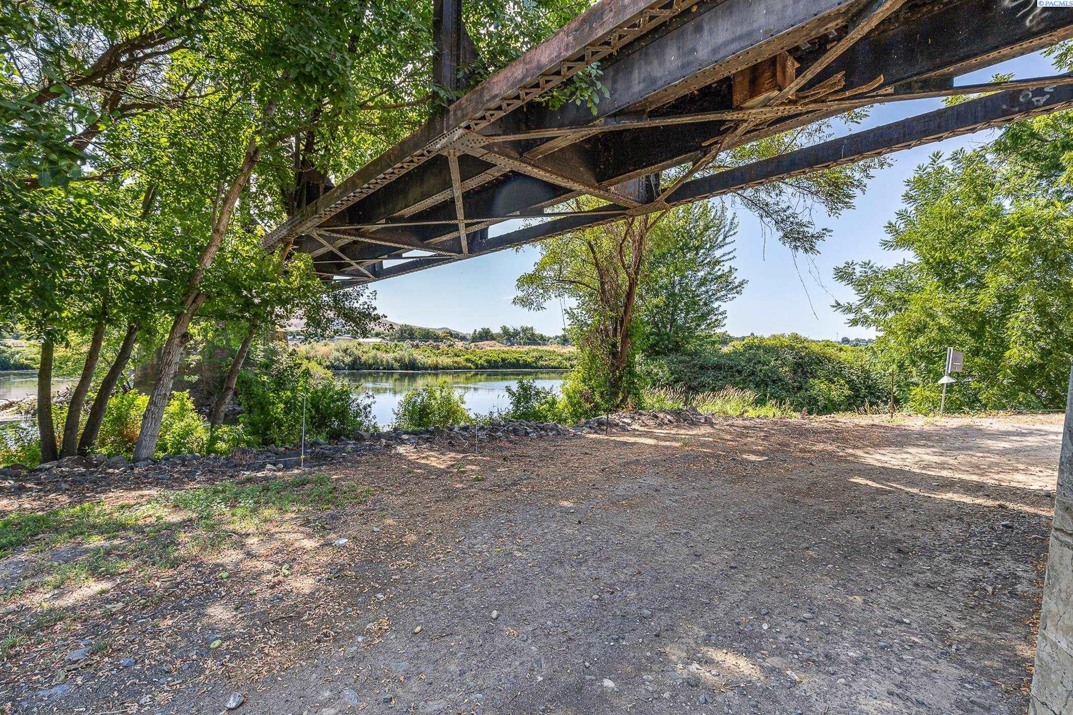 38906 Demoss Road Benton City, WA 99320 - Photo 10 of 46 Gallery Image 10