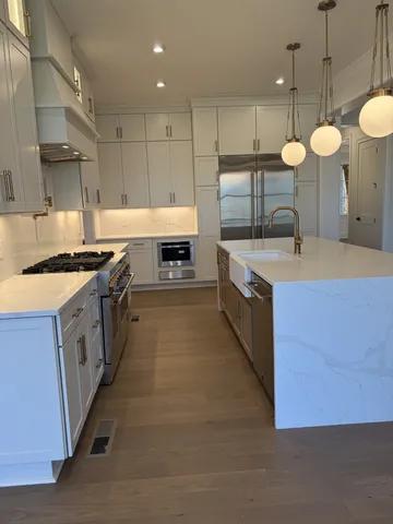 $2,449,900 | 6804 Fleetwood Drive, Nashville, TN 37209