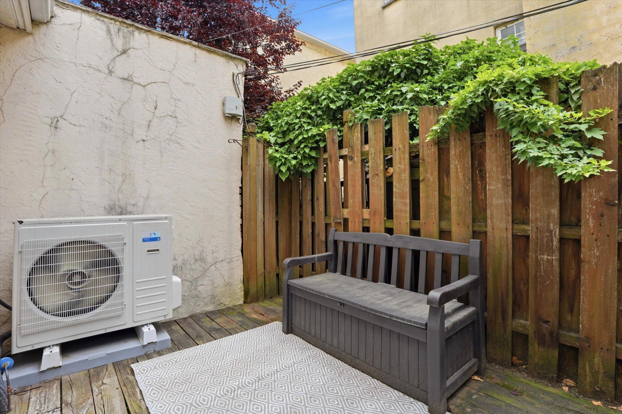 330 Monroe Street Philadelphia, PA 19147 - Photo 32 of 33 Charming rear patio.