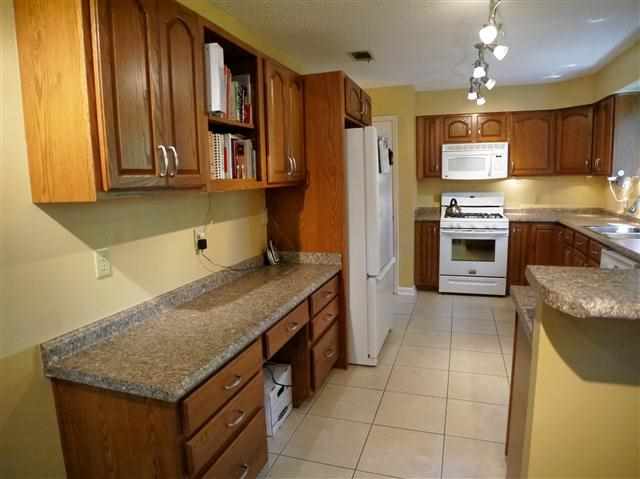 406 Stone House Road, Unit 3 Tallahassee, FL 32301 - Photo 13 of 21 Gallery Image 13