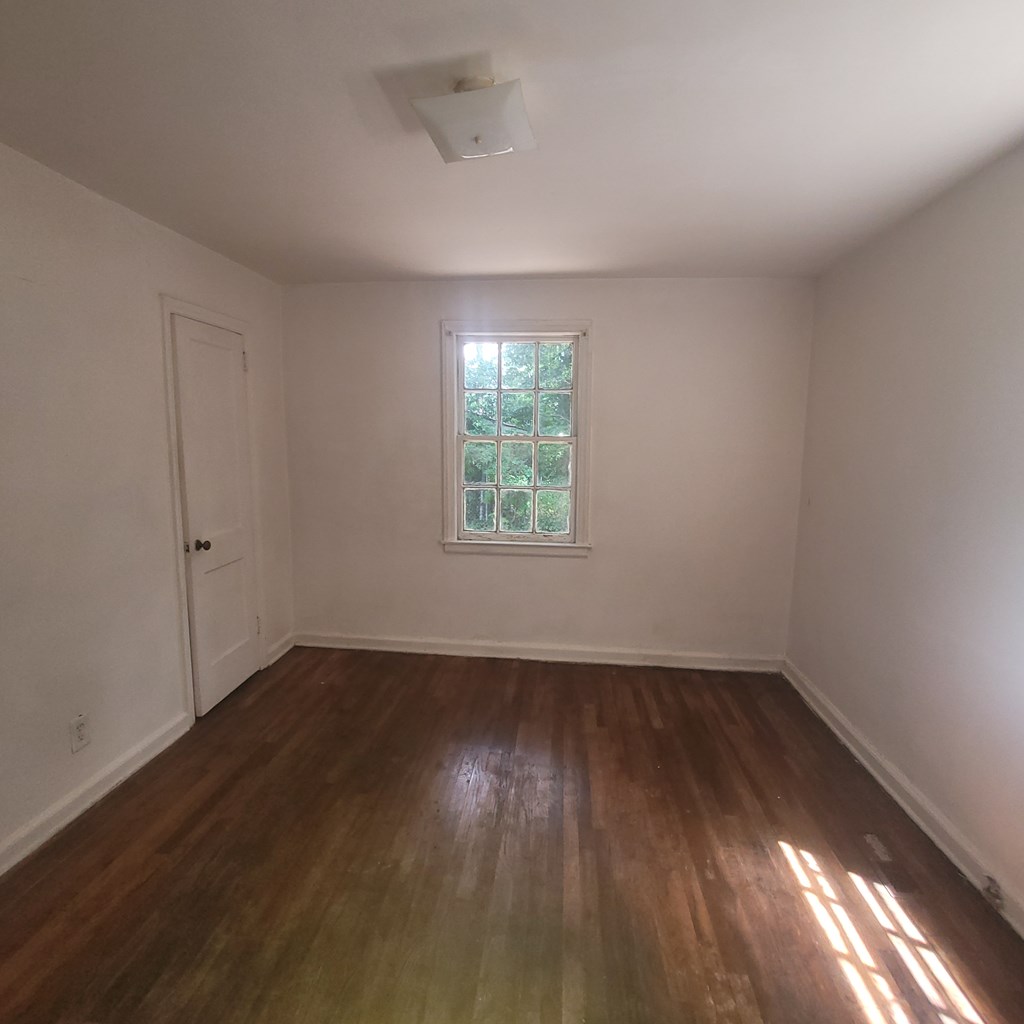 944 Booker Avenue Columbus, GA 31906 - Photo 10 of 11