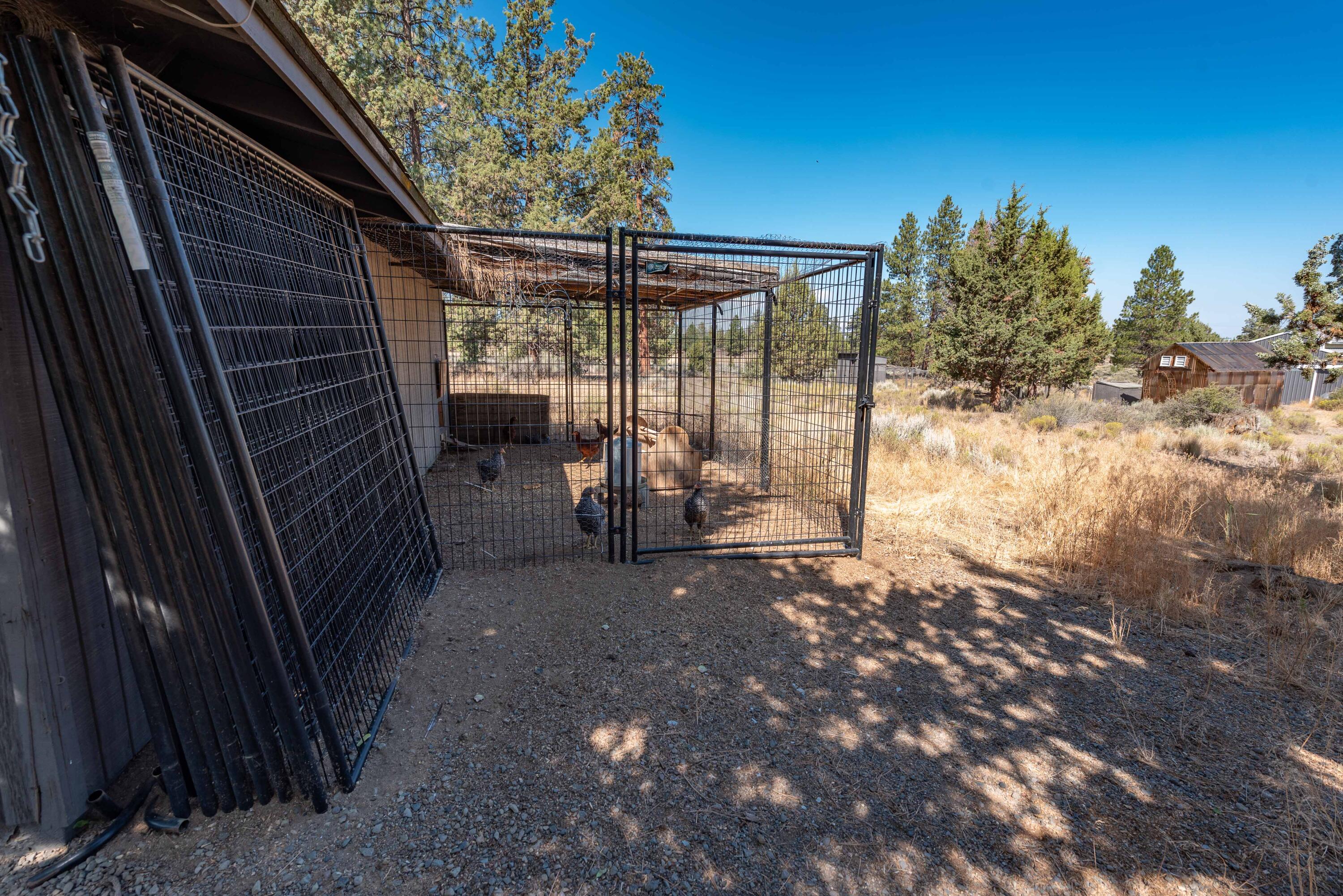 21698 Rickard Road Bend, OR 97702 - Photo 32 of 51 Chicken Coop