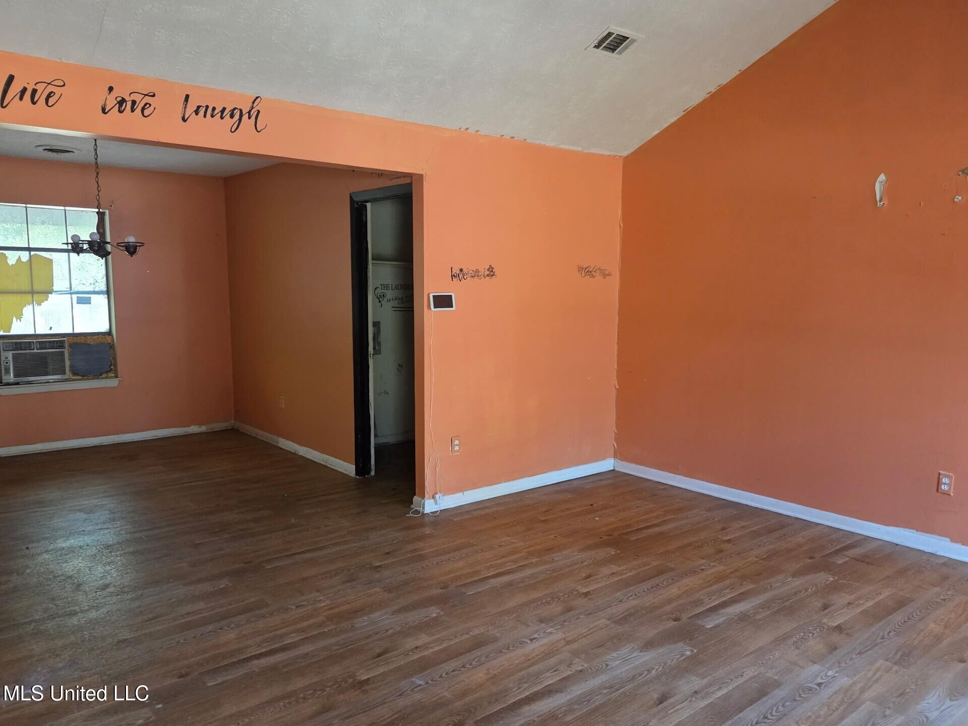 713 Wicker Street Forest, MS 39074 - Photo 4 of 7 thumbnail_6809505598053569233