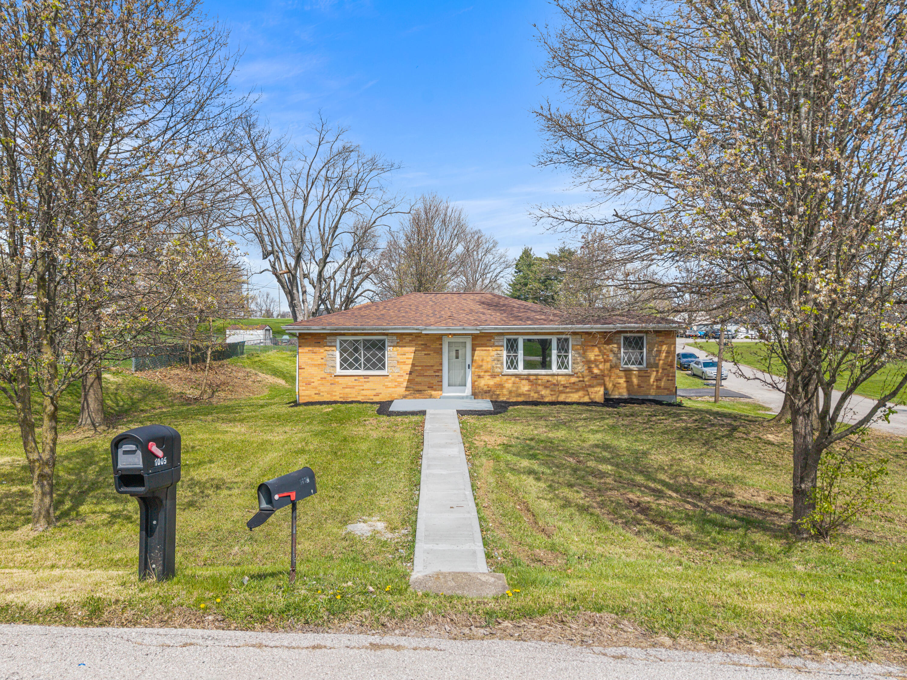 1002 Orchid Road Florence, KY 41042 - Photo 2 of 27