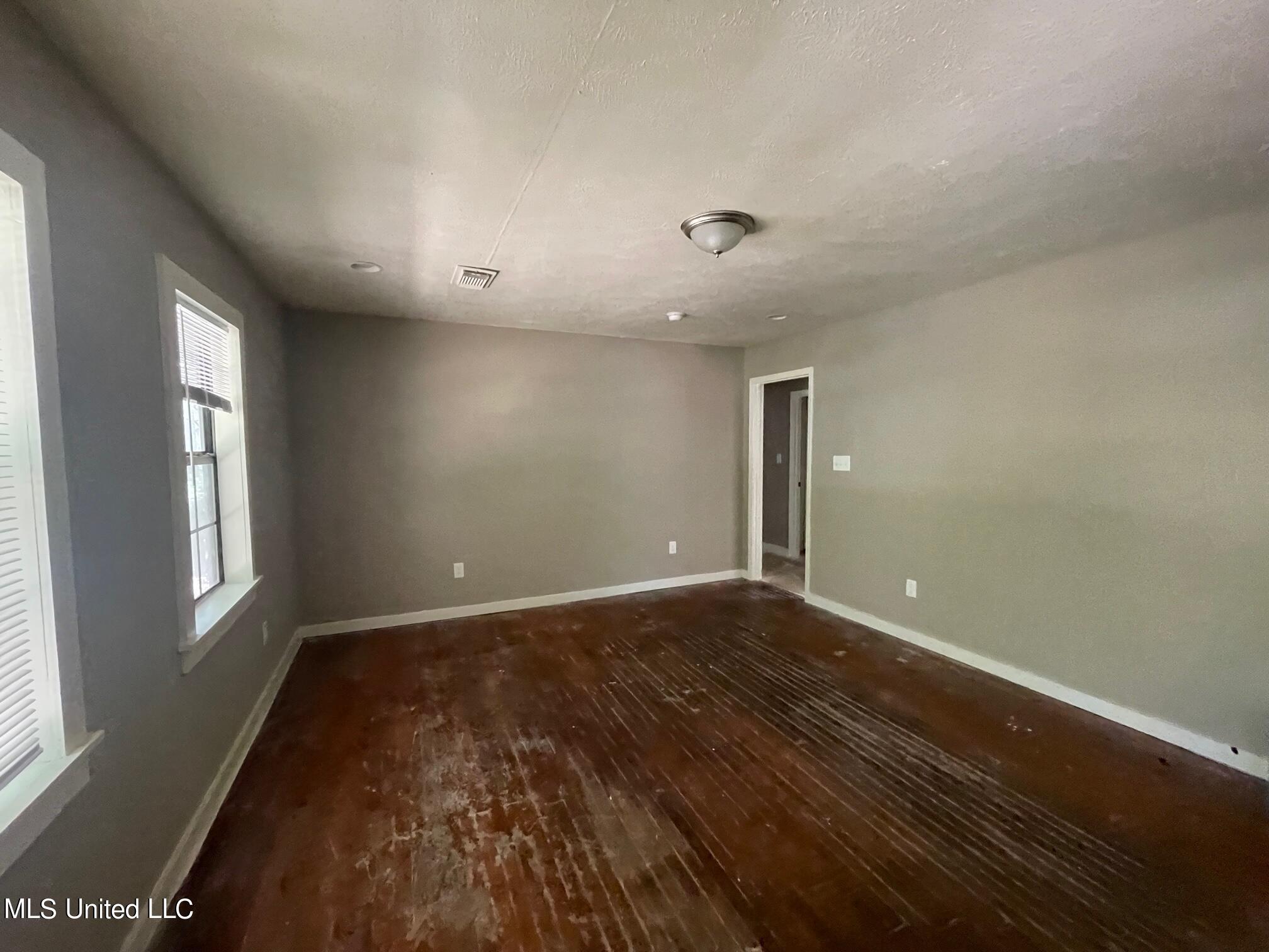4143 Del Rosa Drive Jackson, MS 39206 - Photo 2 of 14 IMG_6404