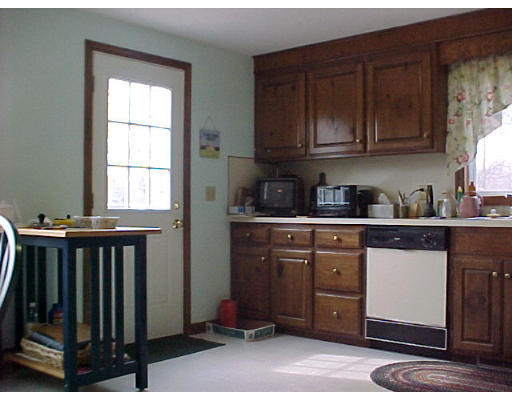 17 Yoke Road Bridgewater, MA 02324 - Photo 6 of 14 Gallery Image 6