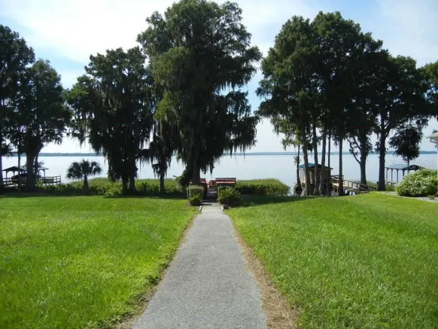 $349,900 | 3001 Lake Huron Lane, Tavares, FL 32778