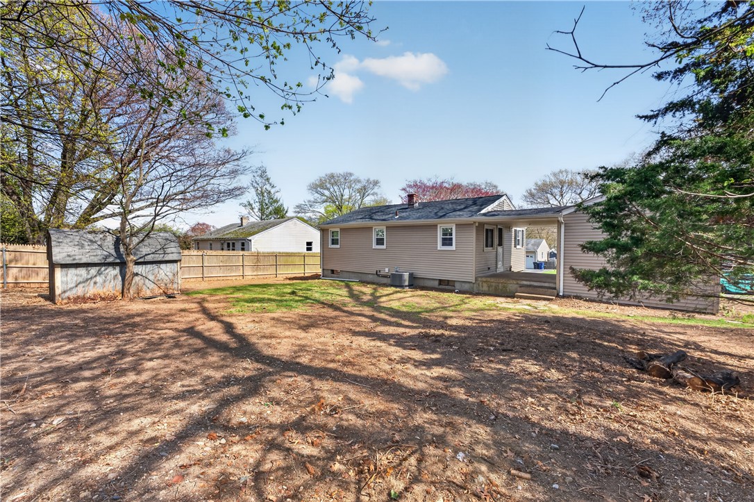 45 Winthrop Road Warwick, RI 02888 - Photo 3 of 27