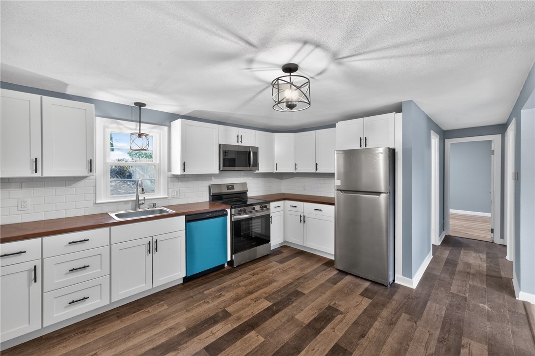 45 Winthrop Road Warwick, RI 02888 - Photo 6 of 27