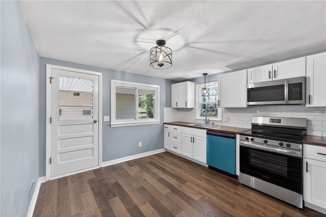 45 Winthrop Road Warwick, RI 02888 - Photo 8 of 27