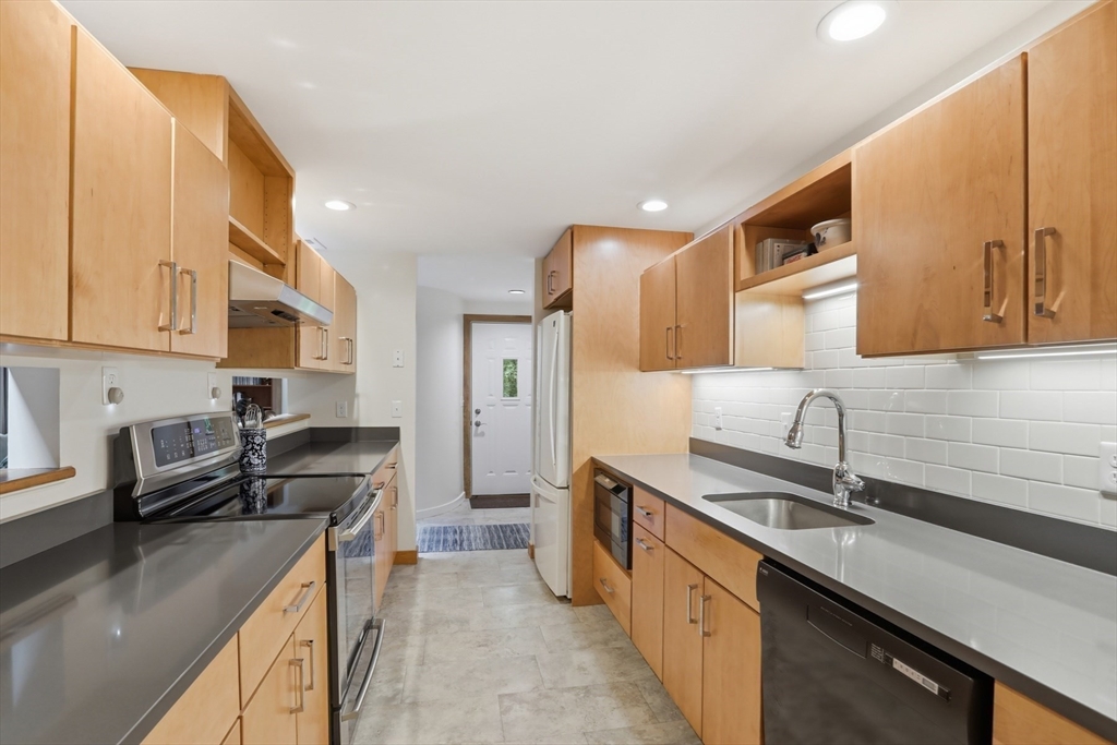 39 Hog Hill Road Pepperell, MA 01463 - Photo 6 of 42 Gallery Image 6