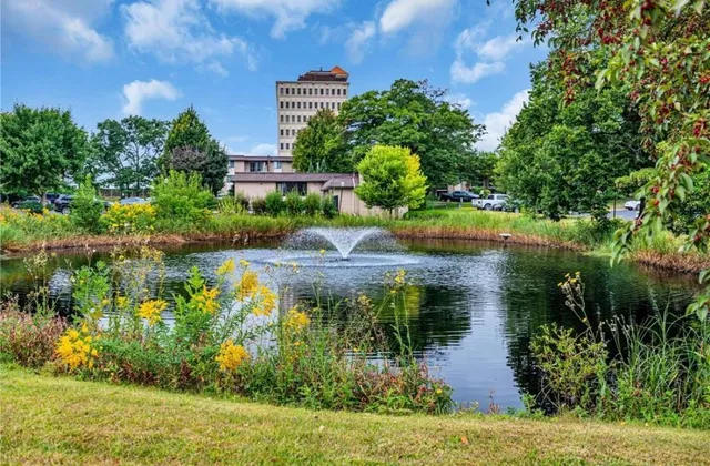 $147,500 | 1690 Highway 36, Unit 224, Roseville, MN 55113