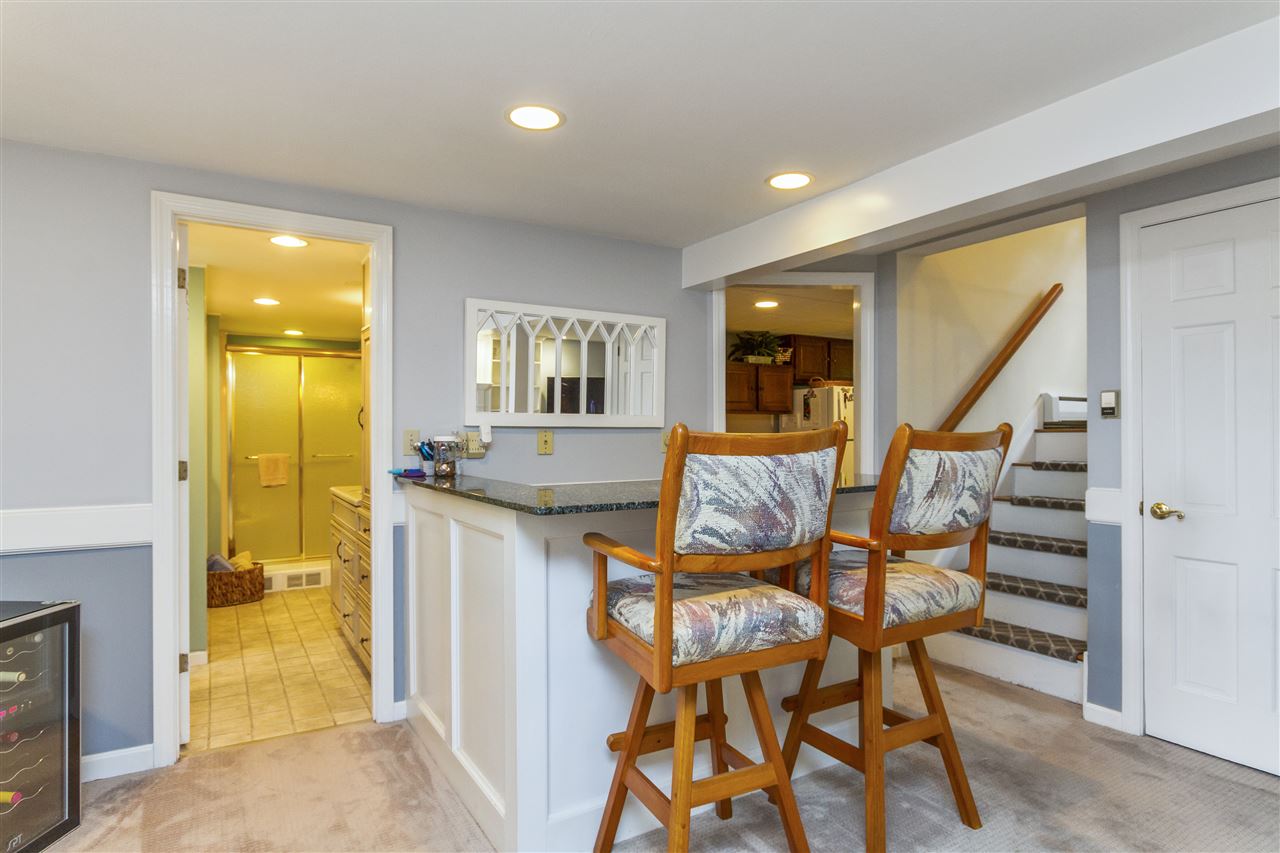99 Peele Road Nashua, NH 03062 - Photo 15 of 29