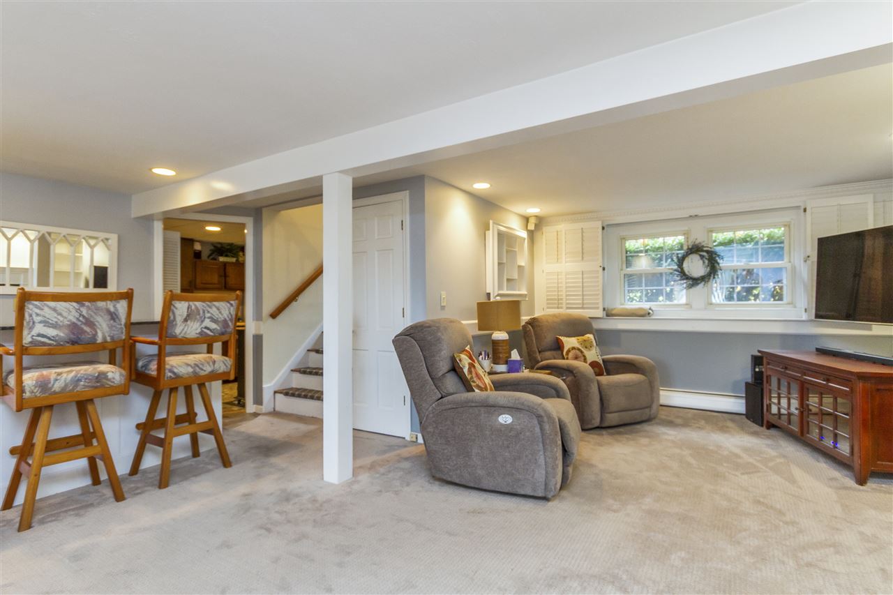 99 Peele Road Nashua, NH 03062 - Photo 16 of 29