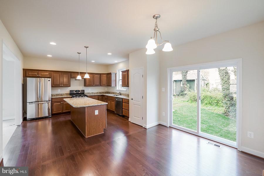 1623 Bishop Road Edgewater, MD 21037 - Photo 5 of 13 Interior (General)