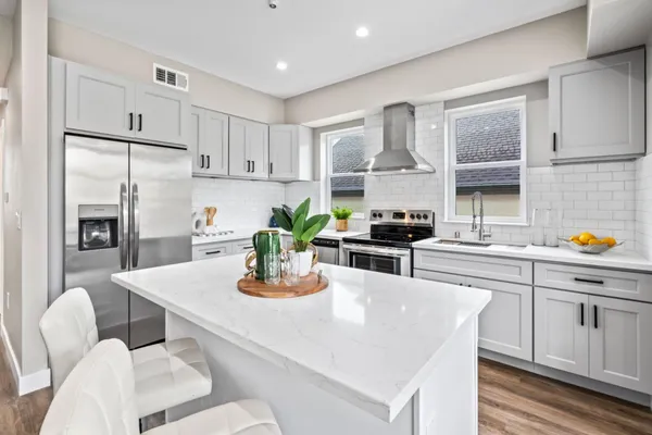 $1,299,000 | 645 Baden Avenue, Unit 4, South San Francisco, CA 94080