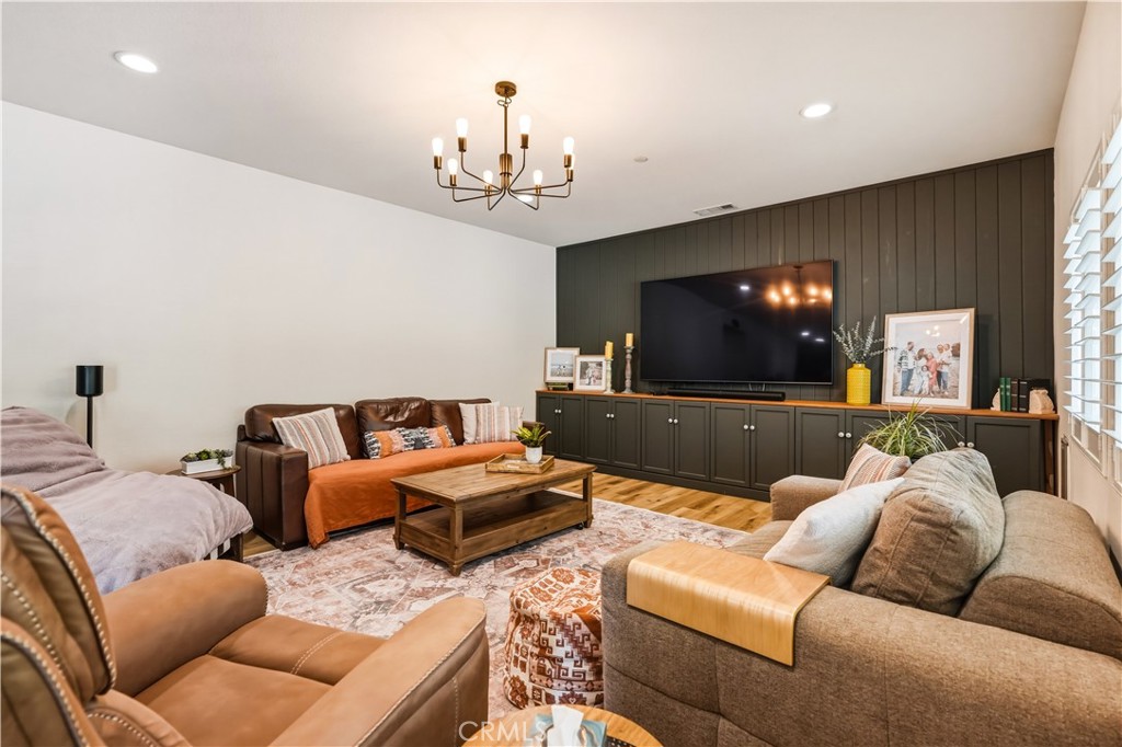 29853 White Ridge Road Winchester, CA 92596 - Photo 19 of 61 living room view