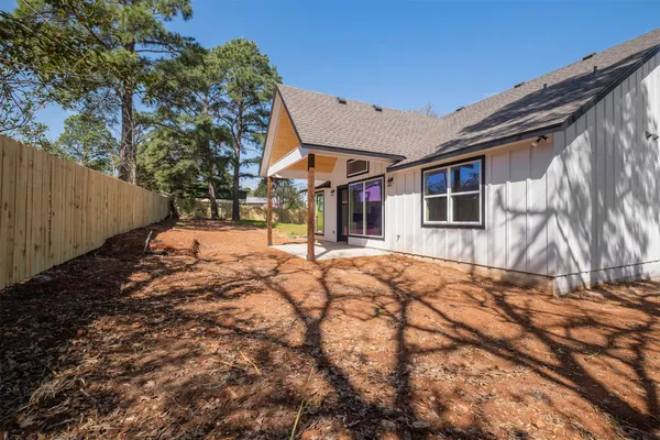 $350,000 | 113 Eaglenest Court, Smithville, TX 78957