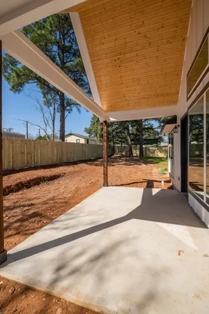 $350,000 | 113 Eaglenest Court, Smithville, TX 78957
