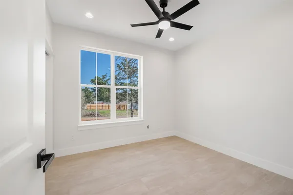 $350,000 | 113 Eaglenest Court, Smithville, TX 78957