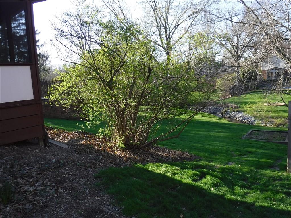 1224 Alderly Road Indianapolis, IN 46260 - Photo 11 of 36 Gallery Image 11